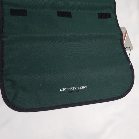 New Geoffrey Beene Green Travel Toiletries Fold Up Bag - Picture 6 of 11